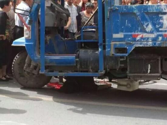 �Ĵ�����ǅ^һ����Ů�ӱ���݆؛܇�뉺����