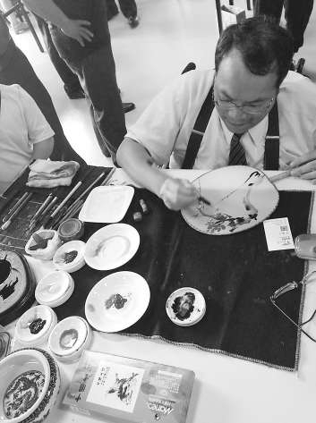 �}�_������ʿ�ֹ�ˇ��Ʒչʾ����ڏB�e��