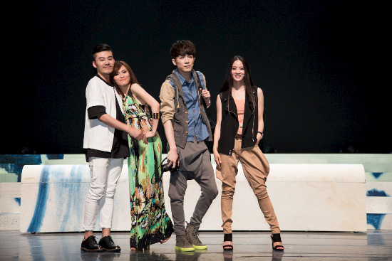 兩岸音樂劇《天天想你》高雄首演 潘小芬主演(圖) 兩岸音樂劇《天天想你》高雄首演 潘小芬主演(圖)