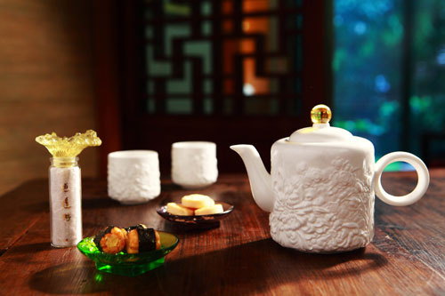 臺灣琉璃工房推中秋茶具 中國傳統(tǒng)文化系兩岸情 臺灣琉璃工房推中秋茶具 中國傳統(tǒng)文化系兩岸情