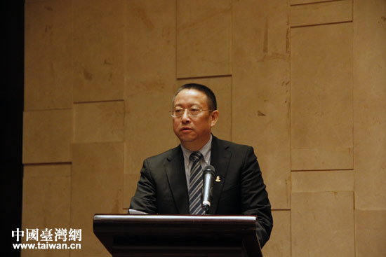 全國政協常委、民革中央副主席鄭建邦在座談會上發言 全國政協常委、民革中央副主席鄭建邦在座談會上發言