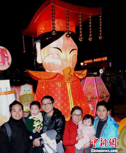 �R�滨���c(di��n)�������Rͬ���[Ԫ��������