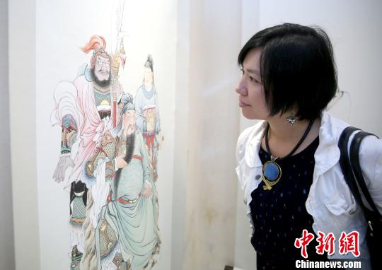 臺灣獨臂工筆畫家陳振益辦展 期待與大陸同行交流 臺灣獨臂工筆畫家陳振益辦展 期待與大陸同行交流