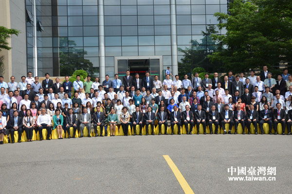 與會嘉賓合影留念。 與會嘉賓合影留念。