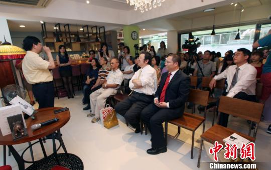 5��29�գ��Lƪ�o���ČW�������Ї��˺��m֮�����w�����l(f��)������_���e�С��D��l(f��)����F(xi��n)�������S���A �z