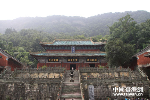 �ɰ�ͬ�W(xu��)���䮔(d��ng)ɽ�º�Ӱ