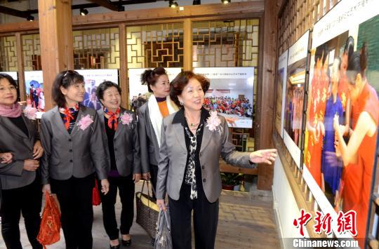 �������顤һ���H�� ���{�DŮˇ�g(sh��)��(ji��)�zӰչ���ņ�Ļ