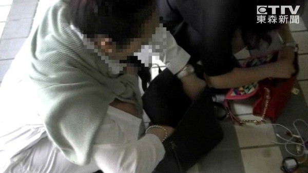 �u�����F(tu��n)��ÿ15�켴���Q1�����Ů�Ӟ�̖(h��o)�٣����Ů��һ���w�C(j��)�����Žӿͣ�ƽ��ÿ�սӿ�8��10�������_(t��i)ͣ��15��һ���������Q��һ���뾳������߀���˿���ˇ�ˡ�С����ꐬrϣ��