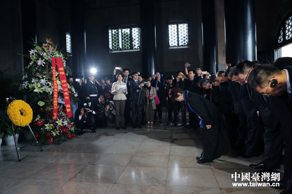 中國國民黨主席洪秀柱一行31日上午拜謁南京中山陵 中國國民黨主席洪秀柱一行31日上午拜謁南京中山陵