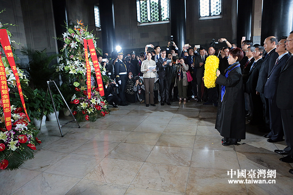 中國國民黨主席洪秀柱一行31日上午拜謁南京中山陵 中國國民黨主席洪秀柱一行31日上午拜謁南京中山陵