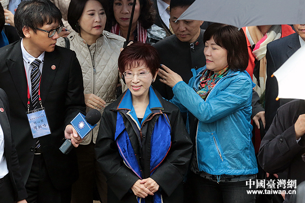 中國國民黨主席洪秀柱一行31日上午拜謁南京中山陵 中國國民黨主席洪秀柱一行31日上午拜謁南京中山陵