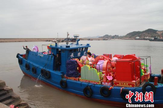 2��3�գ����³����������Rβ�^���R���l�Hٛ�͵�45�M�����ڸ����B���S᪌��_�a�^�b�����\���R�����c�R��ʮ��á����Rͬ���[Ԫ���������S�վ� �z