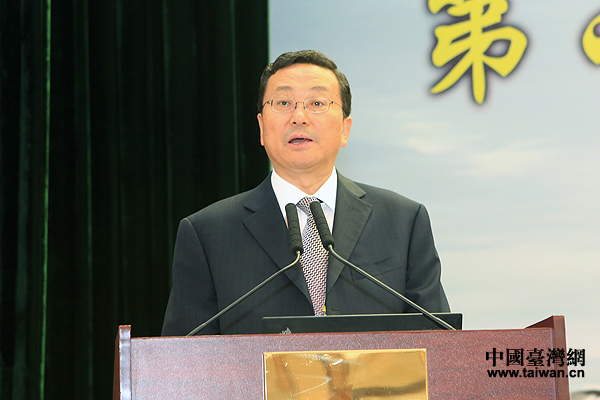 甘肅省人大常委會黨組書記、副主任,甘肅省法學會會長羅笑虎 甘肅省人大常委會黨組書記、副主任,甘肅省法學會會長羅笑虎