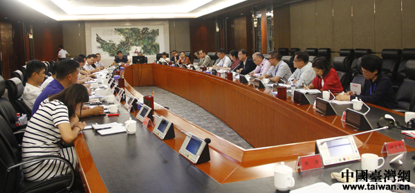 北京市臺聯(lián)與在京臺商“一帶一路”參訪團(tuán)考察蘭州新區(qū)(圖) 北京市臺聯(lián)與在京臺商“一帶一路”參訪團(tuán)考察蘭州新區(qū)(圖)