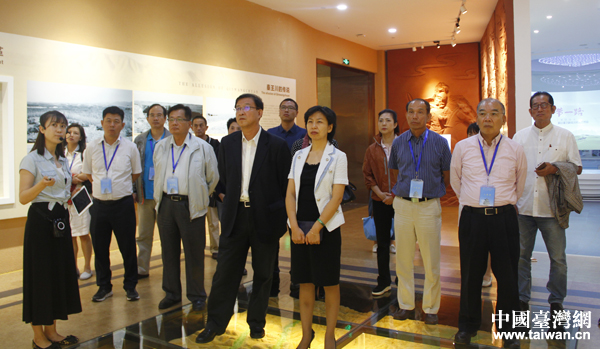 北京市臺聯(lián)與在京臺商“一帶一路”參訪團(tuán)考察蘭州新區(qū)(圖) 北京市臺聯(lián)與在京臺商“一帶一路”參訪團(tuán)考察蘭州新區(qū)(圖)