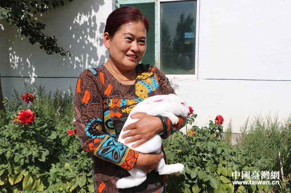 治沙路上致富忙 庫布其模式讓百姓笑開顏 治沙路上致富忙 庫布其模式讓百姓笑開顏