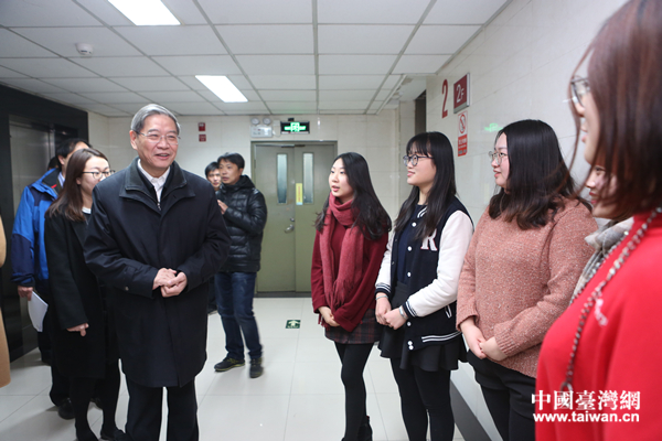 ��־܊���L�����ھ��_������