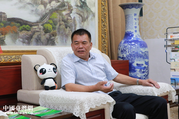 福建省泉州市新輝大投資發(fā)展有限公司董事長(zhǎng)、海峽兩岸中小企業(yè)聯(lián)合促進(jìn)會(huì)會(huì)長(zhǎng)呂雙輝。 福建省泉州市新輝大投資發(fā)展有限公司董事長(zhǎng)、海峽兩岸中小企業(yè)聯(lián)合促進(jìn)會(huì)會(huì)長(zhǎng)呂雙輝。