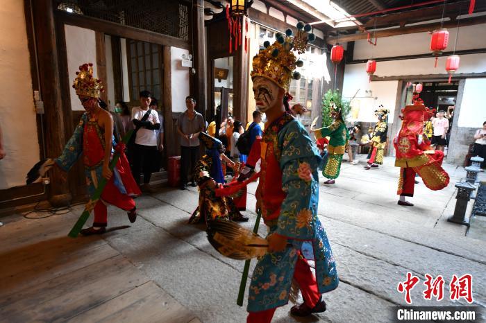 ����ϣ�һȺ��00�����ꎧ���˰˼Ҍ��赸���ݡ������� �z