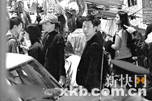 �������ʾ���c���мs���gò��Ī��(�D)