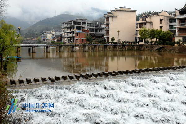 ɽ��ˮ�G�L(f��ng)���� ȫ���W(w��ng)ýӛ�����[���ی�ǧ��Ŵ�