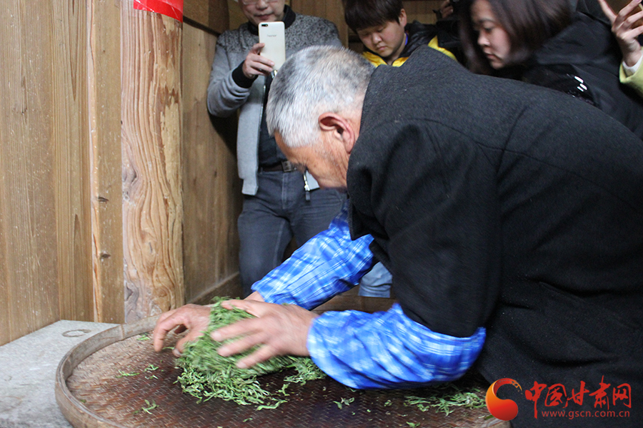 ���}�|�衤���z����ȫ���W(w��ng)�j(lu��)ý�w���M(j��n)ǧ���ͯ���(zh��n)