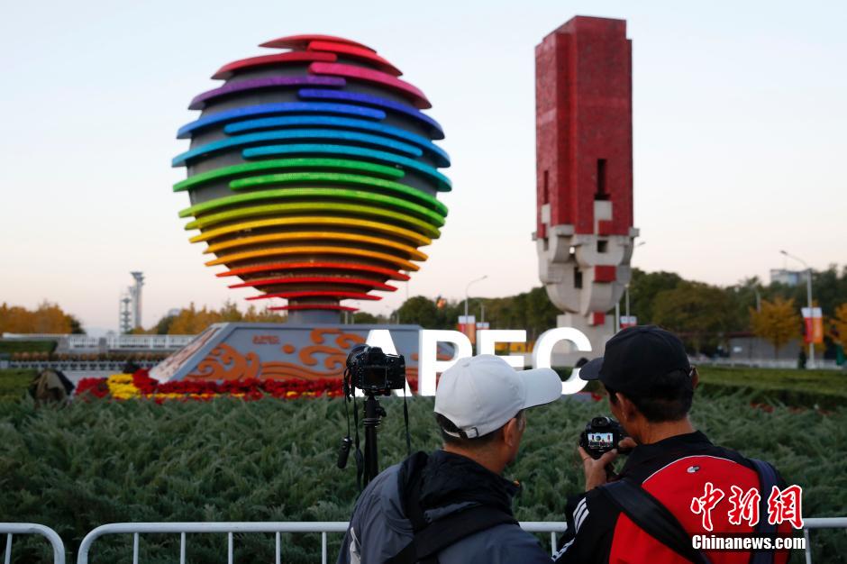 APEC���^�ɱ����¾��c