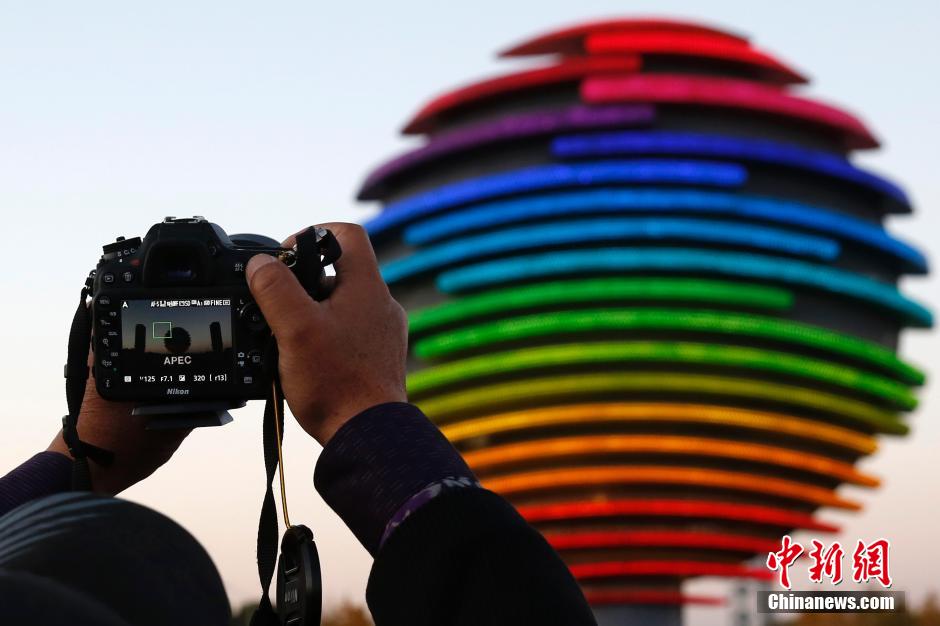 APEC���^�ɱ����¾��c