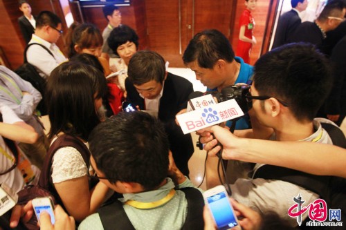 4��9�����h(yu��n)�󼯈F(tu��n)�����L�濂�Ï��S�ڲ���Փ����ý�wӛ��չʾ�乫˾���Ƶġ������֙C(j��)����ԓ�֙C(j��)�ܙz�yPM2.5�����Йz�y��ȩ�����⾀���ۉm��늴�ݗ�书���� �Ї��W(w��ng)ӛ�� �O�ڔzӰ