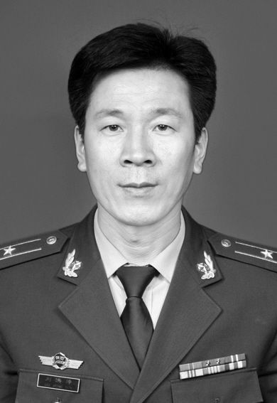 ������ �����h����1978��6�³�����ɽ�|ʡ�������ˣ�1997��12����ɽ�|ʡ�����Б�(y��ng)��������2002��6�¼����Ї�(gu��)���a(ch��n)�h����W(xu��)���ƌW(xu��)�v��2013��9���α�����ʯ��ɽ�^(q��)��������֧�(du��)˾����\�L(zh��ng)��2012��9�x���鸱�F(tu��n)���侯��У�����