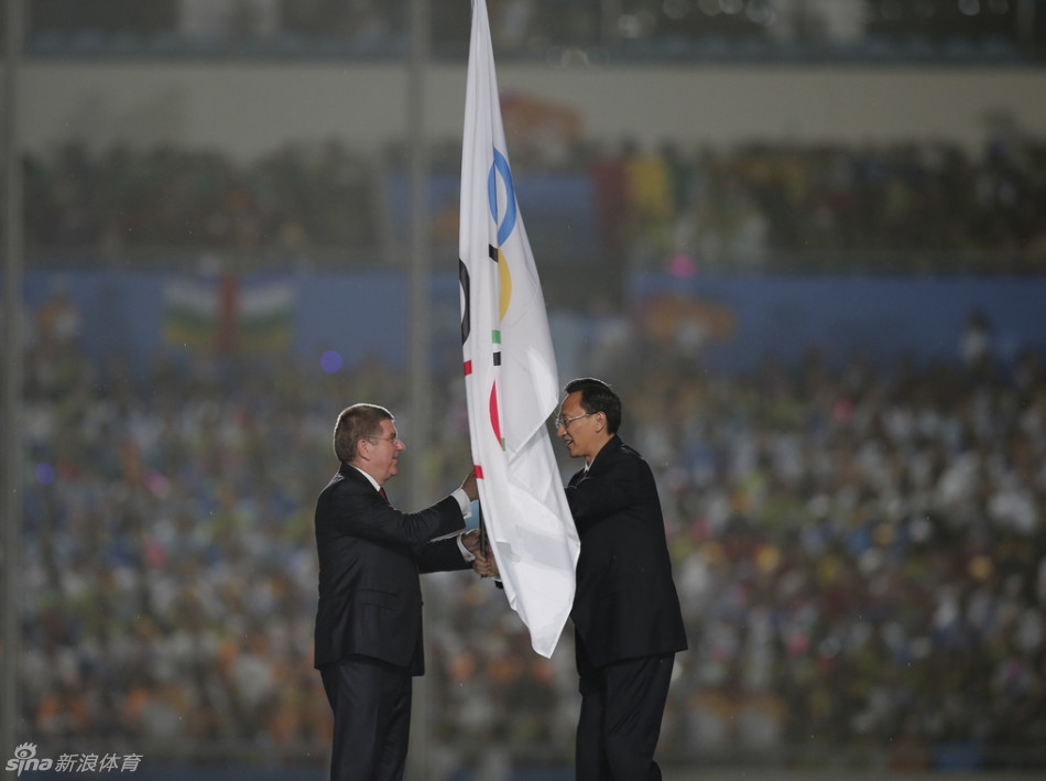 �Ͼ����W���]Ļʽ�A�M��Ļ �ͺ�ʢٝ