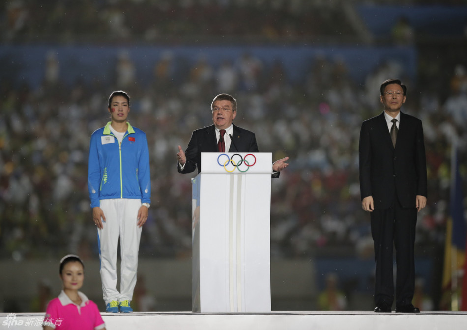 �Ͼ����W���]Ļʽ�A�M��Ļ �ͺ�ʢٝ