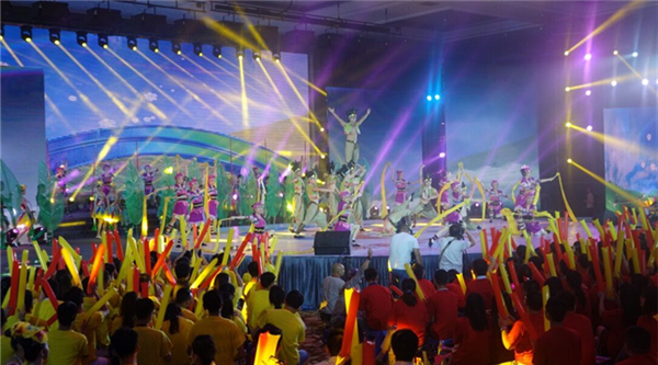 臺灣民族舞蹈開場表演。 臺灣民族舞蹈開場表演。