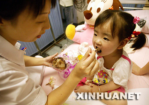 5��31�գ����Kʡ�����tԺ���oʿ�ڐ��Ĳ���ι��ܰܲ�Ե��������հ������Ĵ�����ą^С���T��ܰܲ�����Ͼ����M�뽭�Kʡ�����tԺ�������w�������Ŀ����ί������鰲�b��֫���ʂ��� 5��14�����ڵ������Ĵ������h���������ڿ��������µ�3�qСŮ����ܰܲ�������y��ĸ�����w���o���c���񿹠���40����С�r��@�������t��꠺���������P������Сܰܲ�����Ļ֏͠�r������