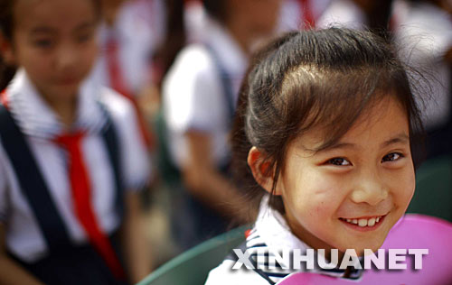 6��1�գ�һ��С�W�����ӏVԪ������Z�WУ�e�еĻ�ӡ����գ��Ĵ��VԪ������Z�WУ�e�С����ٞ��y �ԏ����L�����}��ӣ��cף����һ�����H��ͯ���� ���A��ӛ�߲œP�z