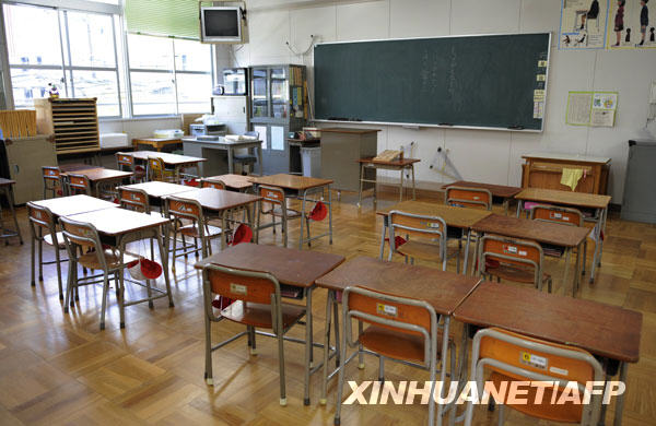 5��18�����ձ�������һ��С�W�Ľ��҃ȿ՟oһ�����ձ����渮�ͱ���h�ķ�ݔ���Լ���H1N1���д_�\�����������яġ��㡱�j����120���������˶������������������ɵص��������T����18���Ⱥ�Ҫ��Ӌ1400���������C�����rͣ�n��