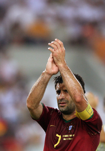 最后的黃金一代走了!菲戈15分鐘完成了40年飛躍