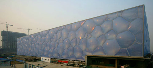 圖文:水立方外層膜將完工 水立方外觀