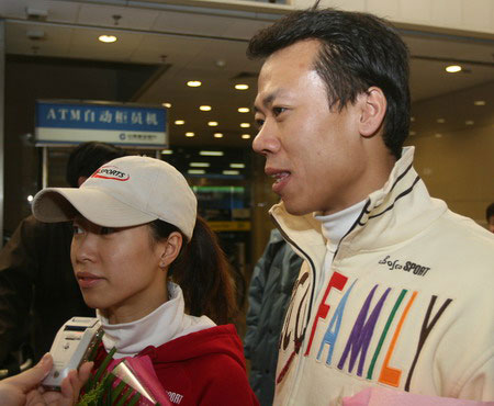 申雪/趙宏博載譽歸國:突破200分非常興奮(圖)