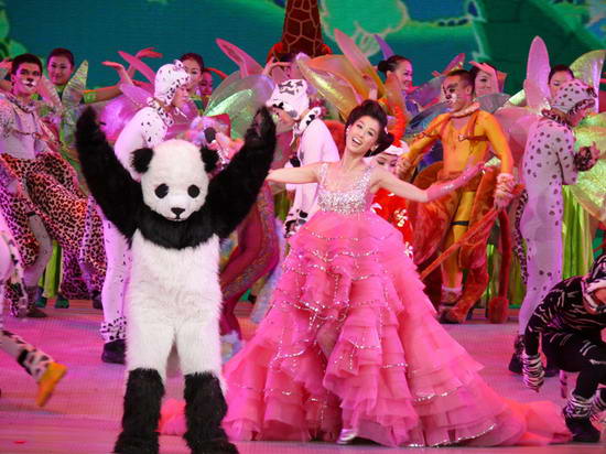 黃圣依央視春晚獨唱第一聲盡顯過硬唱功(組圖)